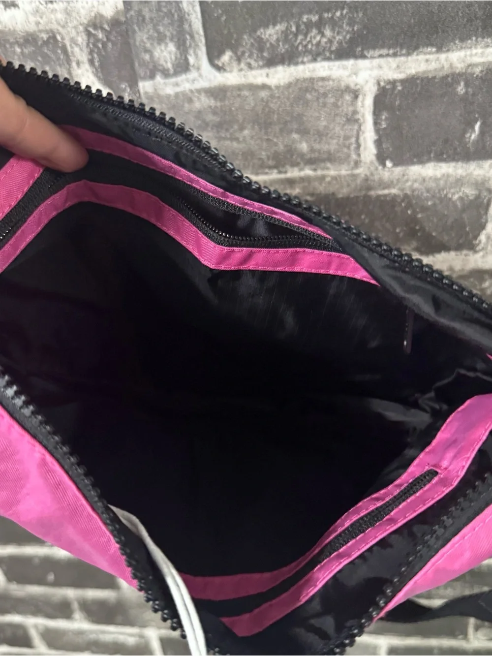 NWT Baggu MEDIUM NYLON CRESCENT BAG Azalea Pink purse
